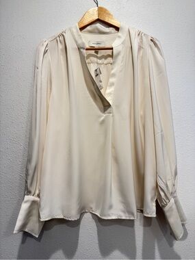 Banana Republic New With Tags Crepe Volume Sleeve Blouse Ivory Size L Wide Cuff